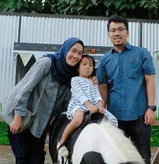 Agen Ema Rochmaniyati